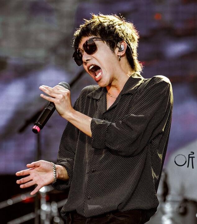 華晨宇整容前后照片 華晨宇做了下頜角整形？