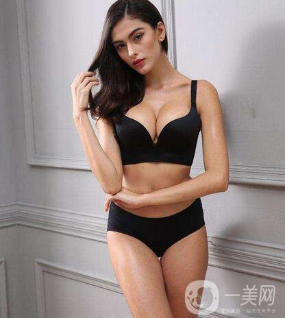 妙桃假體隆胸價(jià)格大概是多少？