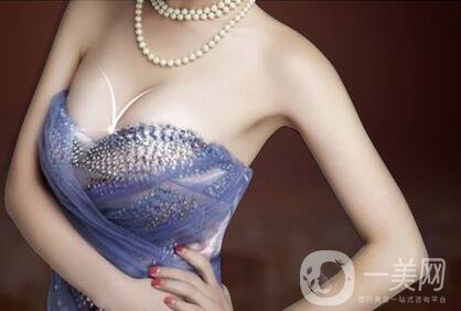 自體隆胸要休息多久？