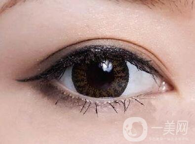 上班族何時割雙眼皮比較合適？