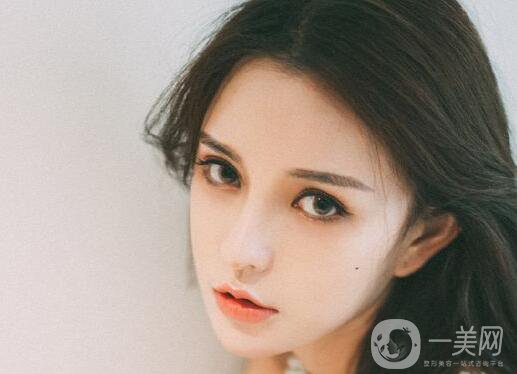 耳軟骨隆鼻整形費(fèi)用多少錢(qián) 貴不貴？