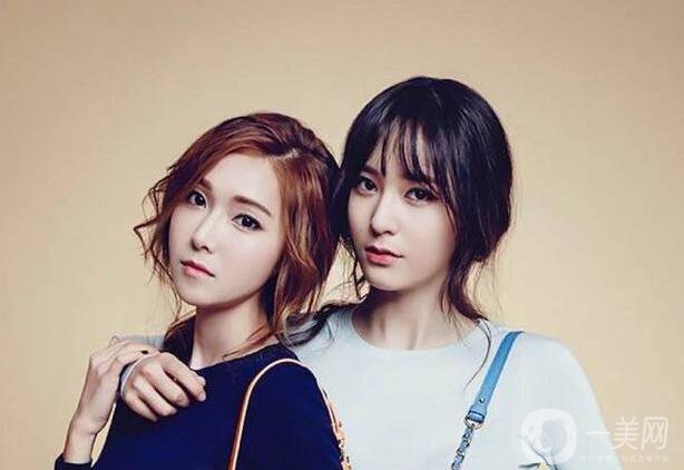 硅膠隆鼻自然嗎？