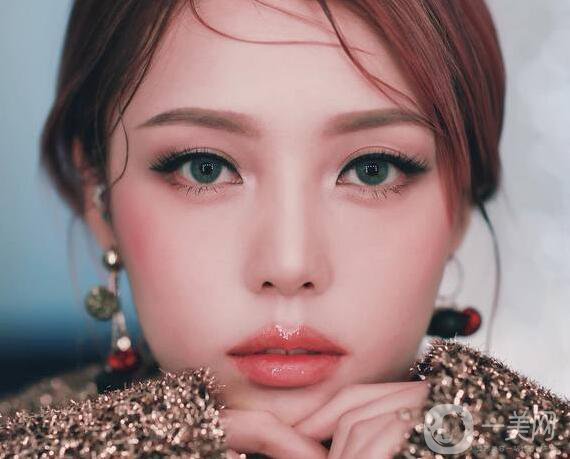 三點(diǎn)定位雙眼皮后可以立即化妝嗎 多久可以化妝？