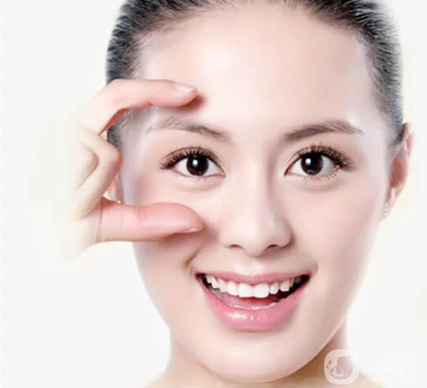 割雙眼皮三天能不腫嗎 多長時間能消腫