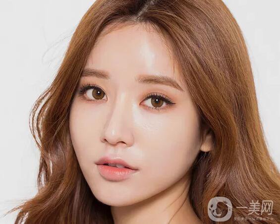 自體隆鼻手術(shù)一般多少錢？