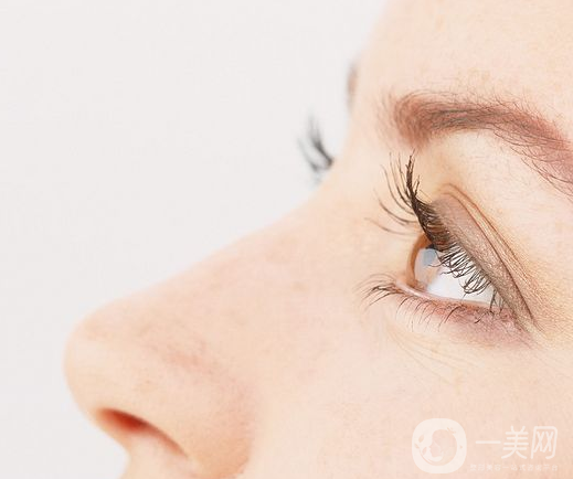 假體隆鼻的價格高嗎？