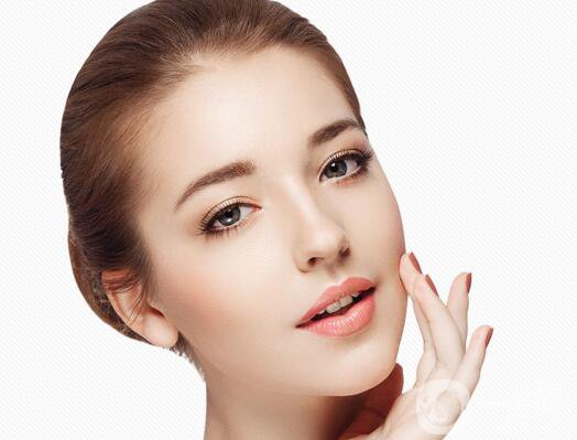 自體脂肪填充臉頰多少錢？ 