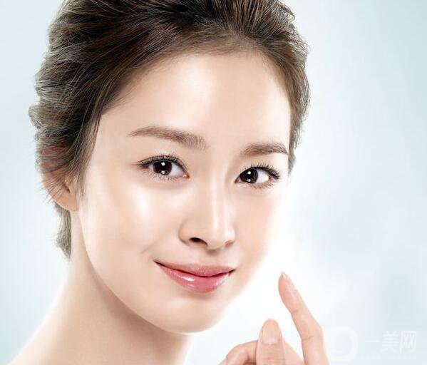 隆鼻整形要多少錢(qián)？