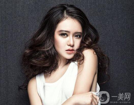 玻尿酸隆鼻整形費(fèi)用是多少？