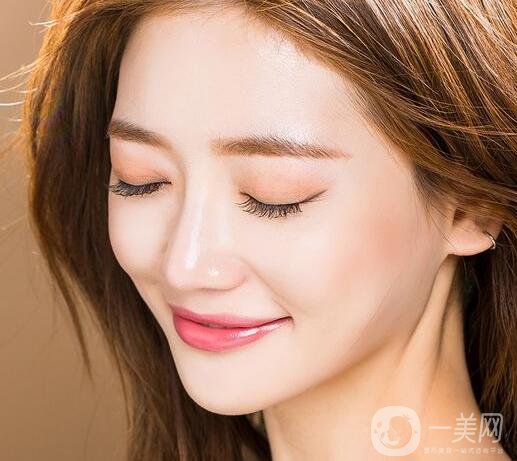 魚尾紋顯老 調(diào)節(jié)方法都有哪些呢？