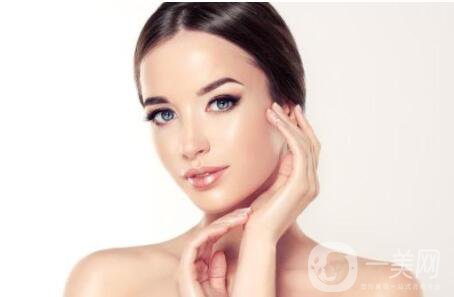 墊下巴什么材料好 注射玻尿酸的方法