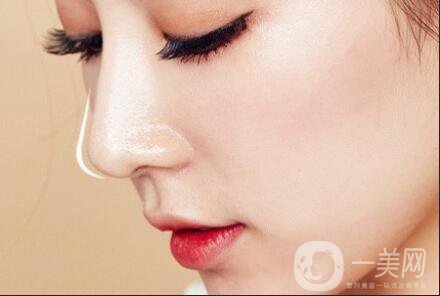 墊鼻梁危害,墊鼻梁術(shù)后護(hù)理方式