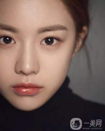 重慶做雙眼皮要多少錢 割雙眼皮喲風險嗎