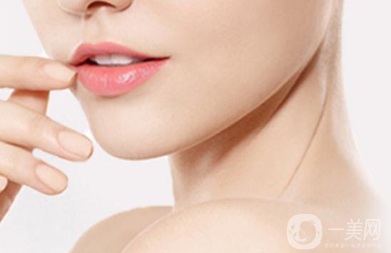 自體脂肪能墊下巴嗎？*果如何？會不會很貴？