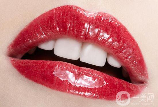 玻尿酸豐唇有什么危害呢 玻尿酸豐唇怎么樣？