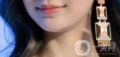 標(biāo)準(zhǔn)的仰月唇女明星有哪些？其中還有AB的整容模板！