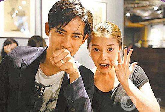 周渝民帶妻子女兒現(xiàn)身臺北動物園，網(wǎng)友：和大S的感情真叫人唏噓