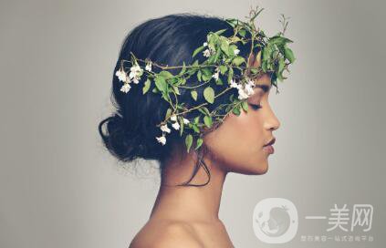 通過(guò)做整容除皺手術(shù)：重獲青春