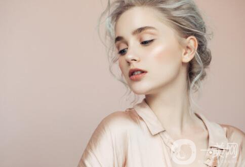 *人面部美容手術的獨特性