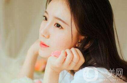 硅膠墊下巴多少錢 硅膠墊下巴的費用