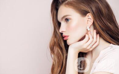 自體脂肪能墊下巴嗎？*果怎么樣？