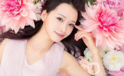 微創(chuàng)去眼袋要多少錢？怎樣預(yù)防眼袋的出現(xiàn)