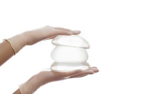 隆胸材料大測評 曼托娜高麥格哪種比較好？