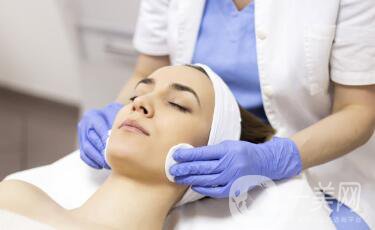 做彩光嫩膚手術(shù)要多少錢？維持時間和優(yōu)勢揭露