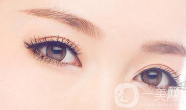 手術(shù)去眼袋