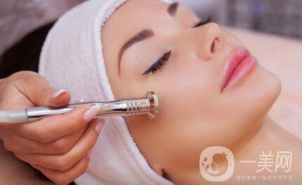 黑頭的原因是什么?該如何預(yù)防和調(diào)節(jié)黑頭?