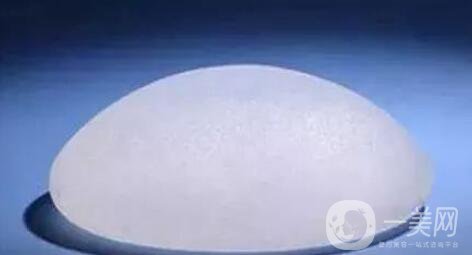 水滴型假體隆胸