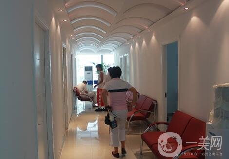 中國(guó)人民解放軍二炮總醫(yī)院激光整形美容中心價(jià)位表鉅惠來(lái)襲