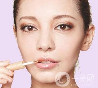 各種豐唇材料的優(yōu)缺點(diǎn)都在這了，你喜歡哪種？