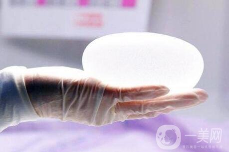 假體豐胸后可以哺乳嗎?對(duì)孩子健康有影響嗎?