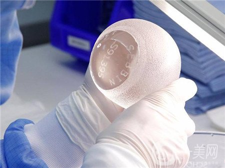 曼托假體和麥格假體哪種手感更好？教你怎么選擇？