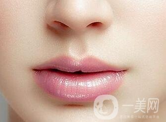 怎樣去鼻唇溝法令紋?小炒招~