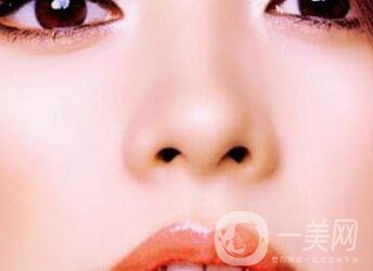 脂肪隆鼻術(shù)