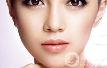 歪鼻整形手術是怎么做的？要多少錢？