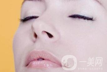 硅膠隆鼻假體取出后多久可以再隆鼻？