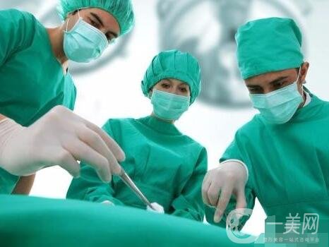 胸部縮小手術(shù)多少錢?受什么因素影響呢