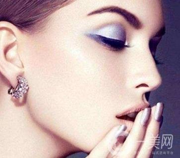 韓式肋骨隆鼻手術(shù)多少錢？*果怎樣？