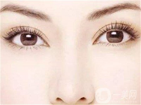 膨體材料隆鼻會透光嗎？術后*果自然嗎？