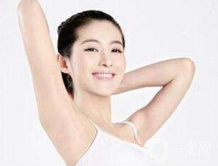 如何快速美白手臂？曬黑后如何*？