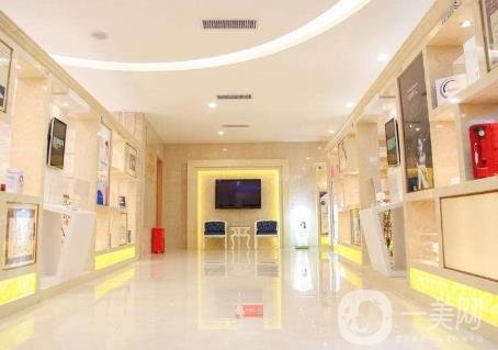 深圳富華美容醫(yī)院去眼袋多少錢？附價(jià)格表收費(fèi)詳情一覽