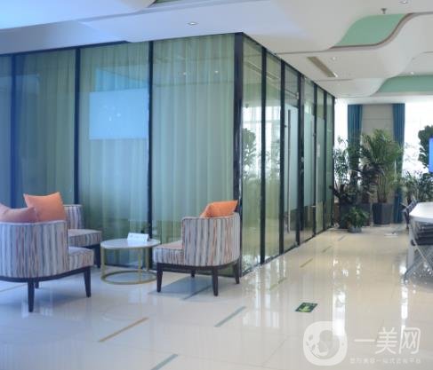 鄭州虎珂醫(yī)院去眼袋多少錢(qián)？?jī)r(jià)格表明細(xì)一覽