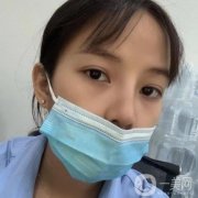 一晃眼已經(jīng)過(guò)去了三個(gè)多月的時(shí)間，現(xiàn)在我已經(jīng)沒(méi)有了眼袋，眼下方的皮膚的緊