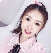 做完下巴之后臉型真的也是要好看了很多，用手摸的話也摸不到假體的邊緣