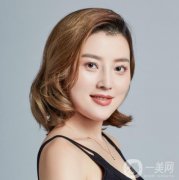 做完隆鼻手術(shù)已經(jīng)有一個月的時間了，今天我去醫(yī)院進行了復(fù)查，醫(yī)生說我的鼻