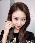 第7天終于可以拆線了，拆線后發(fā)現(xiàn)鼻子不僅變小了，也不臃腫了