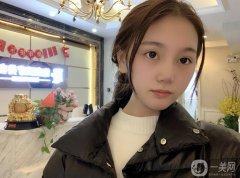 經(jīng)過長時間的掙扎，我看到身邊的同事都在做吸臉，變化很大